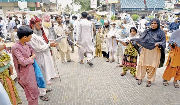 4 lakh professional beggars camped in Karachi, Pakistan 4 lakh professional beggars camped in Karachi, Pakistan