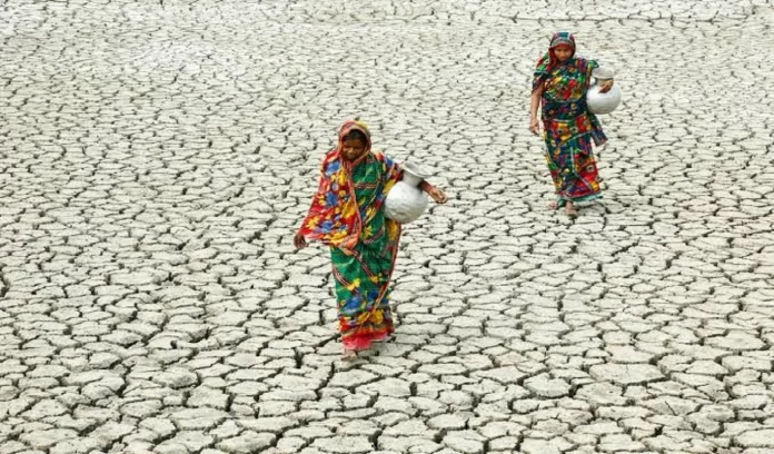 Even after 77 years of independence, there is no drinking water in these villages of the country