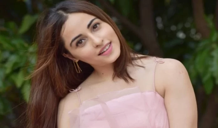 Niyati Fatnani came out in support of Ranveer Shorey Niyati Fatnani came out in support of Ranveer Shorey