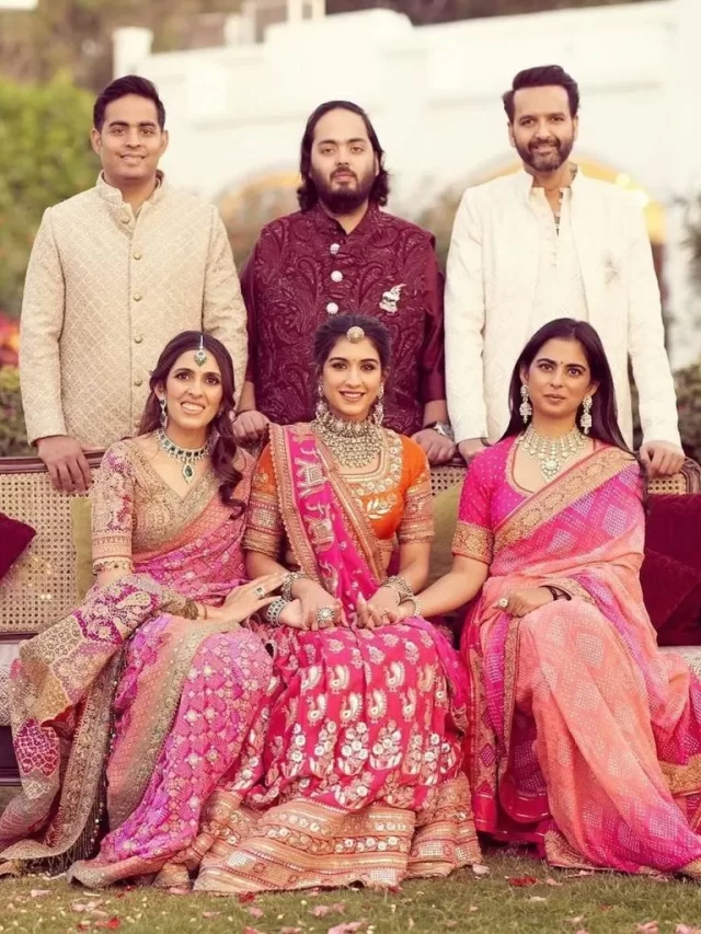 The-Ambani-Reliance-Dinner-Famil