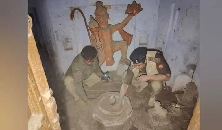 Sambhal Mandir के पास अवैध अतिक्रमण को हटाया जा रहा, मकान मालिक ने भी किया समर्थन
