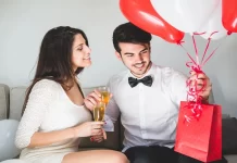 Valentine Day gift idea for Boyfriend: बॉयफ्रेंड के लिए टॉप 10 वेलेंटाइन डे गिफ्ट आइडियाज, इस तरह करें अपने प्रेमी से प्यार का इज़हार Valentine Day gift idea for Boyfriend