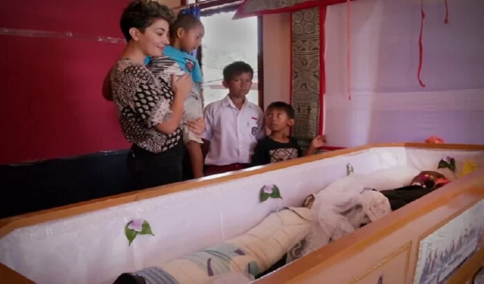 Indonesia Toraja community Unique tradition Indonesia Toraja community Unique tradition