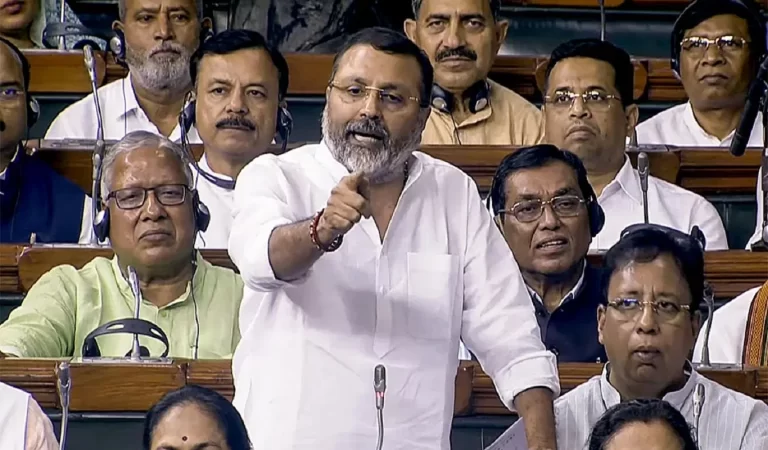 Nishikant Dubey Controversial Statement: बीजेपी सांसद निशिकांत दुबे के बयान पर मचा सियासी तूफान, AAP ने सुप्रीम कोर्ट से की अवमानना कार्रवाई की मांग