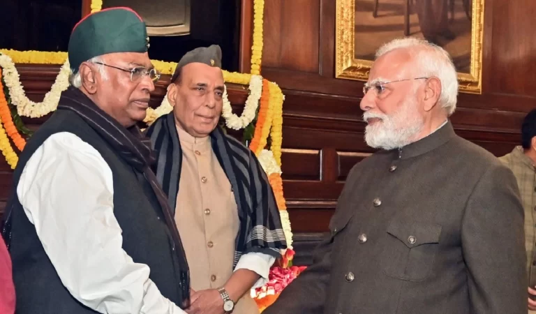 Kharge Attack On PM Modi: कांग्रेस अध्यक्ष मल्लिकार्जुन खरगे ने मोदी सरकार की विदेश न...