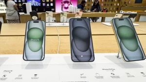 Trump opposes iPhone manufacturing India