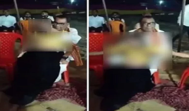 BJP Leader Kissing Controversy: बलिया में भाजपा नेता बब्बन सिंह का अश्लील वीडियो वायर...