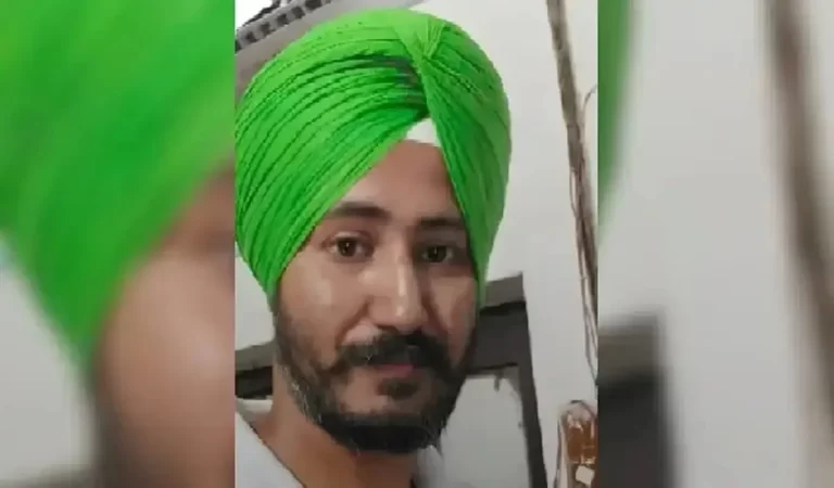 Cricketer dies on pitch: क्रिकेट के मैदान पर छक्का पड़ते ही दिल का दौरा, युवा खिलाड़ी...
