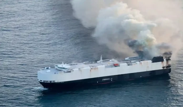Cargo vessel Morning Midas: अलास्का तट के पास आग में घिरा ‘Morning Midas’...