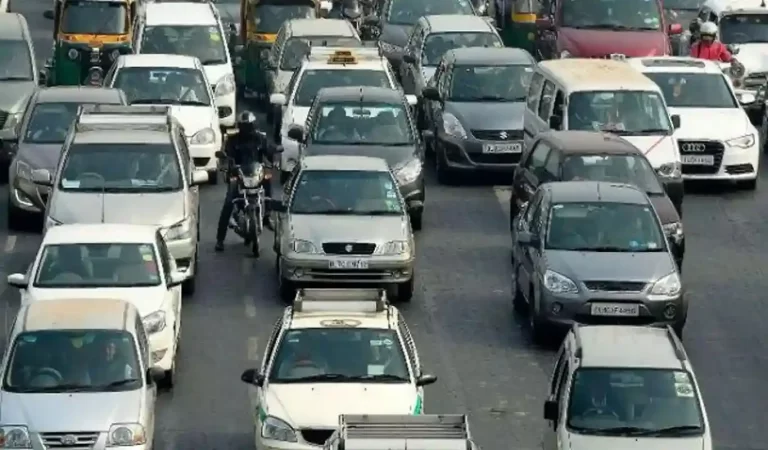Old Vehicles Delhi: दिल्ली में 62 लाख पुरानी गाड़ियों पर कार्रवाई, 350 पेट्रोल पंपों ...