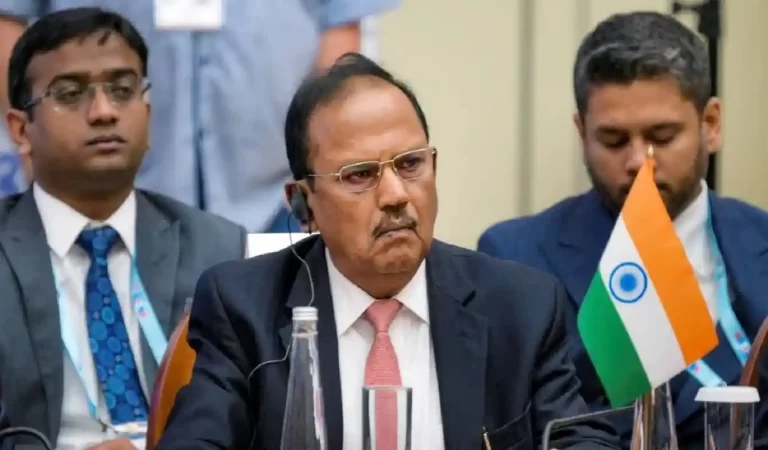 Ajit Doval Russia Visit: रूस के साथ रिश्ते मजबूत करने पहुंचे डोभाल, एस-400, तेल और टै...