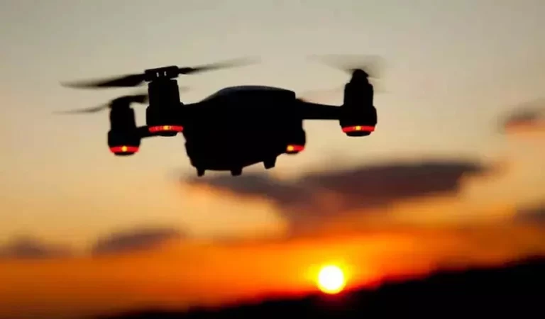 UP Drone Mystery: ड्रोन की अफवाह ने उड़ाई नींद, गाजियाबाद के 25 गांवों में पहरा, डर औ...