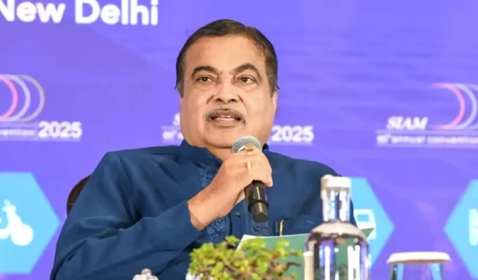 Nitin Gadkari Slams NHAI Officers Nitin Gadkari Slams NHAI Officers