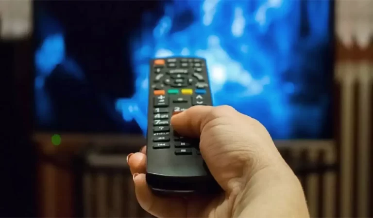 TV Channels Revenue Modle: कैसे तीन फिल्मों से टीवी चैनल कमा लेता है करोड़ों? जानिए प...