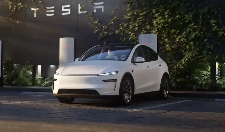 Tesla Model Y: टेस्ला की हाई-टेक कारों में बड़ा झोल! दरवाजे नहीं खुले, बच्चों को निका...