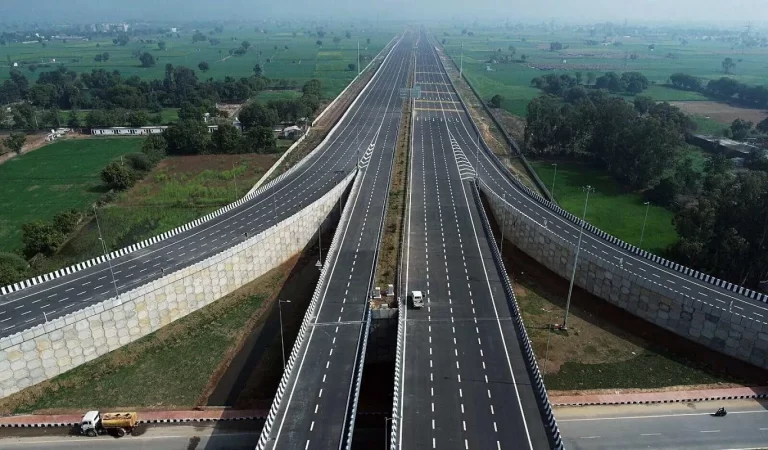 Delhi-NCR New Expressway: दिल्ली से जेवर एयरपोर्ट तक बनेगा नया एक्सप्रेसवे, ट्रैफिक ज...