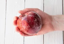 चमकीले सेब से डर कैसा? 6 घरेलू तरीकों से हटाएँ मोम की हानिकारक परत Apple, Chemical free Apple