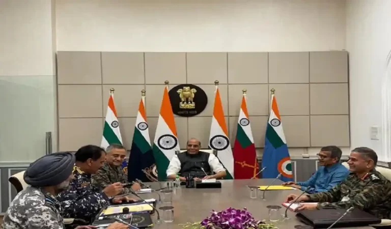 ATMANIRBHAR BHARAT: ऑर्डर पर ऑर्डर! सरकार हथियार ऐसे खरीद रही जैसे सेल लगी हो, 6 महीन...