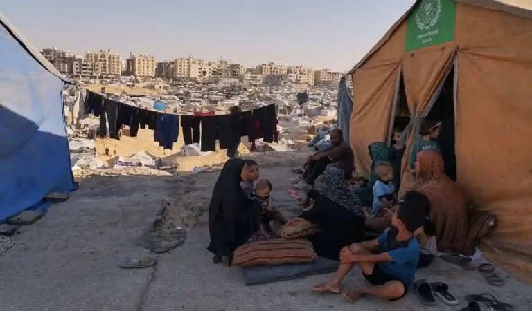 Sexual Harassment in Gaza: भूख और बेबसी के बीच गाजा की महिलाएं शोषण का शिकार, राहत के...