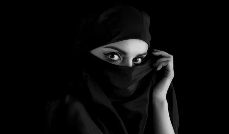 Pak spy Sejal Kapoor: जब एक पाकिस्तानी जासूस ने 98 भारतीय अफसरों को बना लिया निशाना