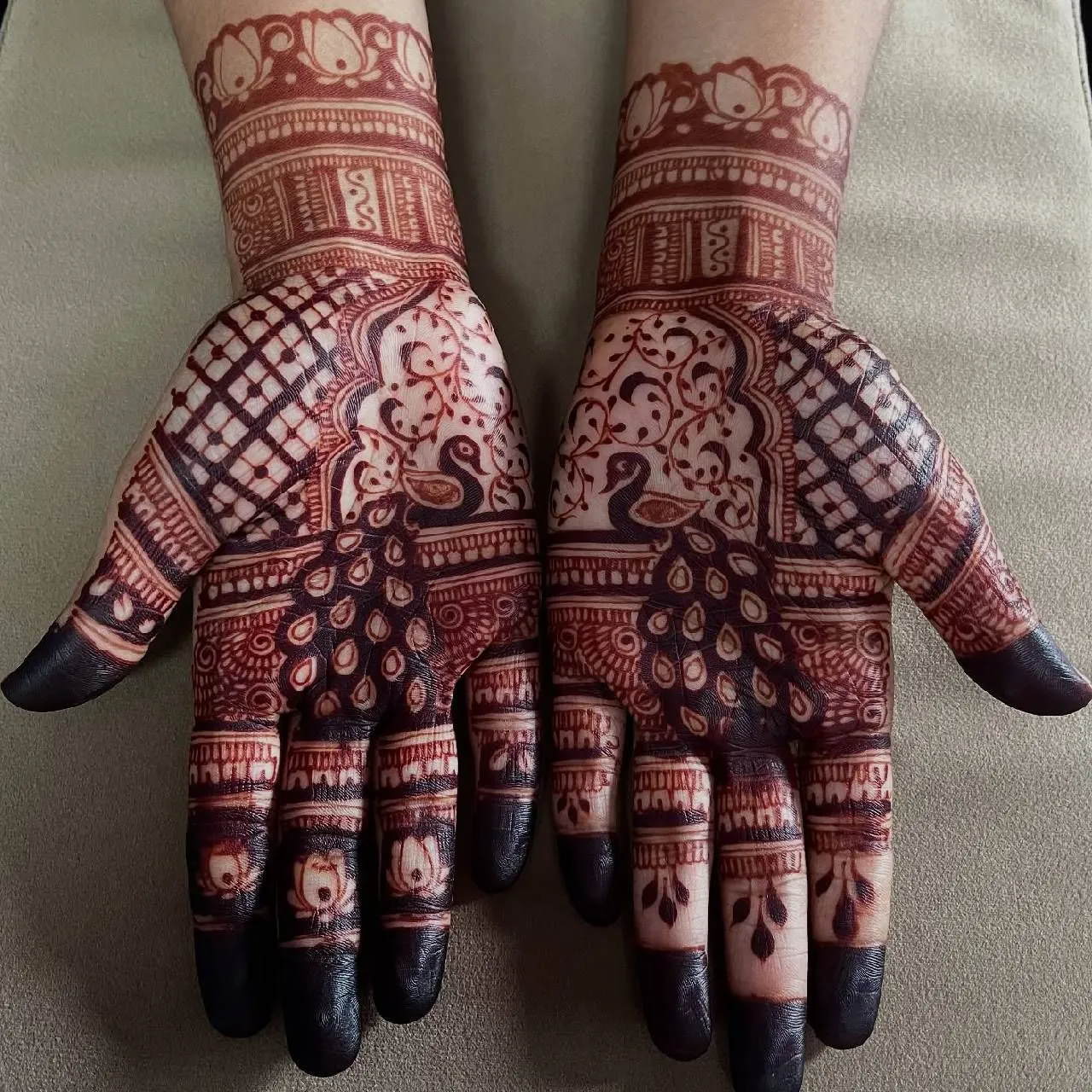 latest Karwa Chauth mehndi design