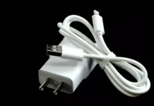Fake Phone Charger Warning: स्मार्टफोन यूजर्स के लिए अलर्ट, गलत चार्जर लेने पर हो सकता है बड़ा नुकसान, सरकार ने दी चेतावनी Fake Phone Charger Warning