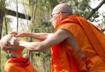 Buddhist monks shaved heads: बौद्ध भिक्षु सिर क्यों मुंडवाते हैं? जानिए इस परंपरा के पीछे की असली वजह Buddhist monks shaved heads