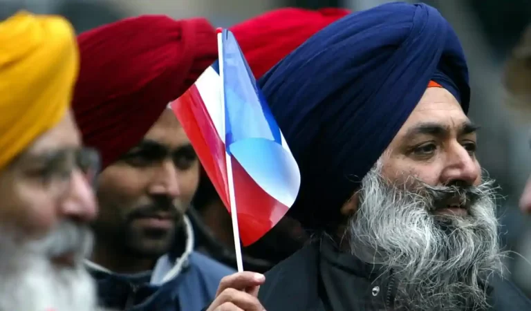 Sikhism in Paris: पेरिस में सिखों की दुनिया, जहां पहचान की जंग के बीच भी ‘चढ़दी कला’ ...