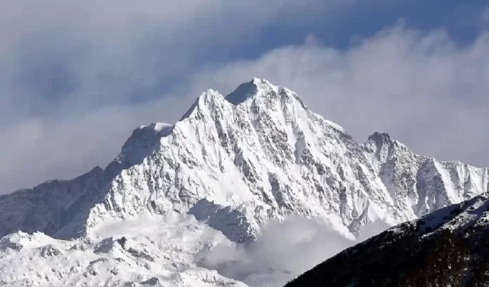 Nanda Devi, Nuclear material